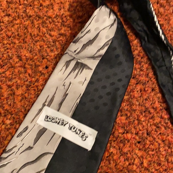 Vintage Looney Tunes Tie - Picture 4 of 6
